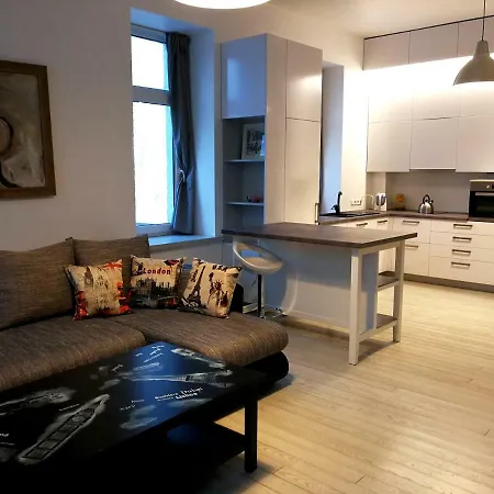 Апартаменти With Stained Glass Вільнюс