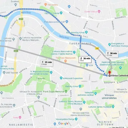 Апартаменти With Stained Glass *