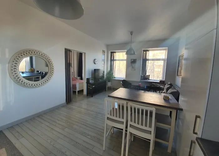 Appartement With Stained Glass