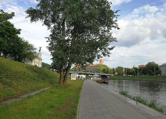 With Stained Glass דירה וילנה