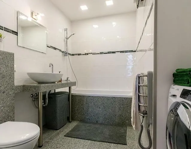 דירה With Stained Glass *