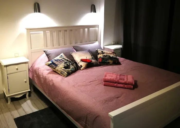 With Stained Glass וילנה