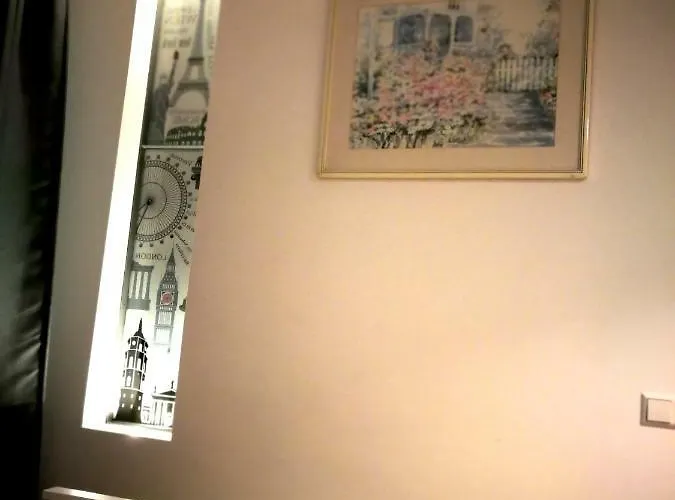 With Stained Glass דירה וילנה